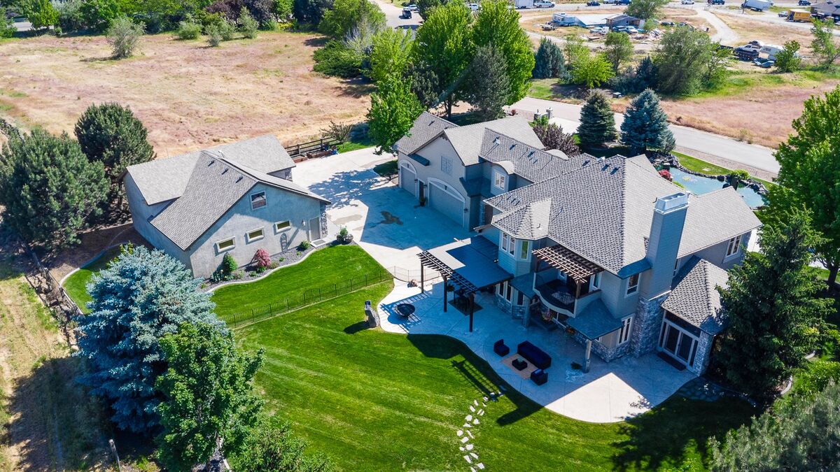 7982 S Old Farm Lane — Iron Horse Estates, Meridian ID